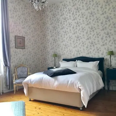 Chateau Mathias Bed & Breakfast Virazeil