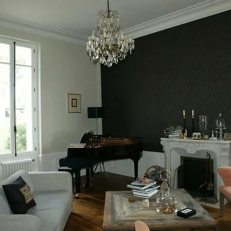 Chateau Mathias Bed & Breakfast *